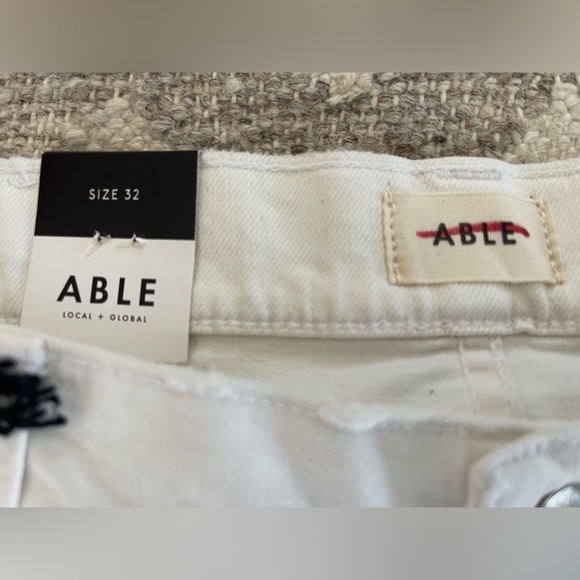 Able NWT jeans, white, size 32, summer - Picture 3 of 4